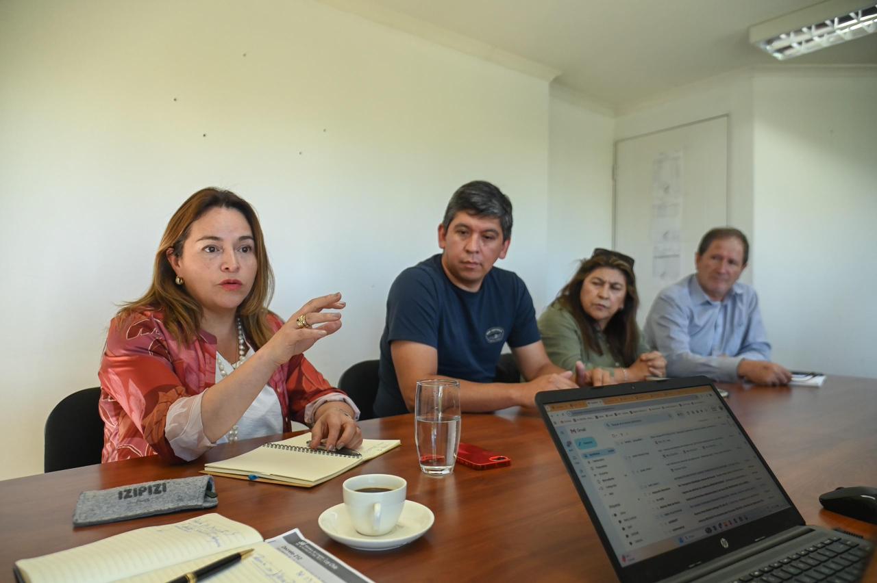 Diputada Joanna Pérez se reúne con gremios del transporte para abordar impacto del alza de combustibles en la región del Biobío