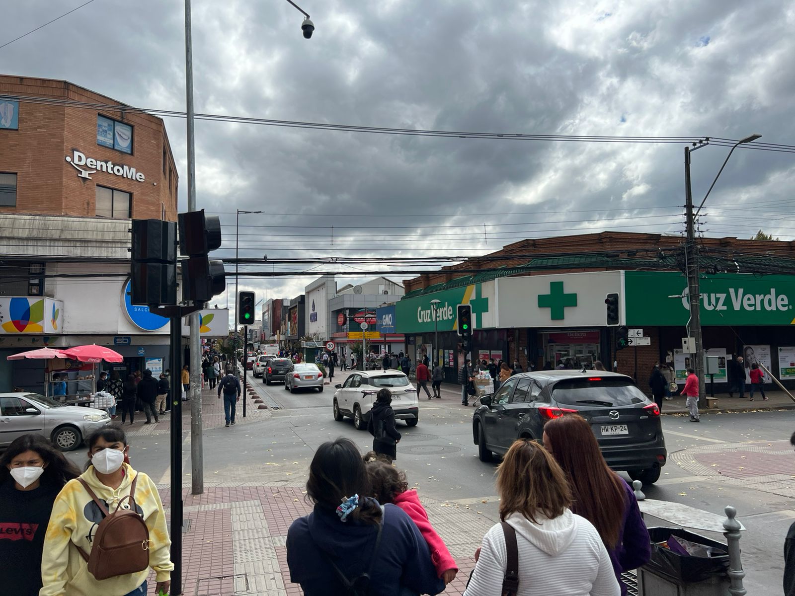 Tres de cuatro personas en Chile dicen tener una "religión o credo"