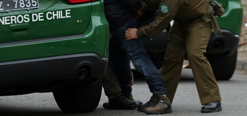 Carabineros detiene a tres sujetos buscados por la justicia y vinculados a graves delitos en Los Ángeles