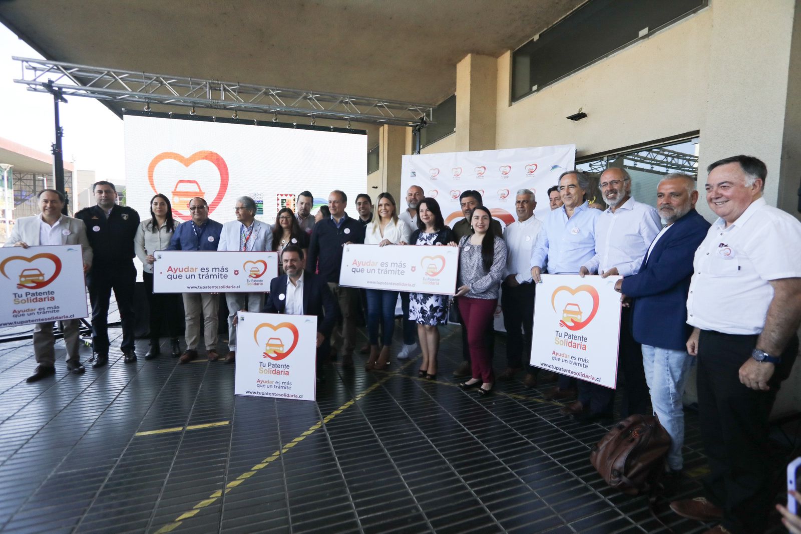 Lanzan campaña para pagar permiso de circulación en comunas afectadas por incendios forestales