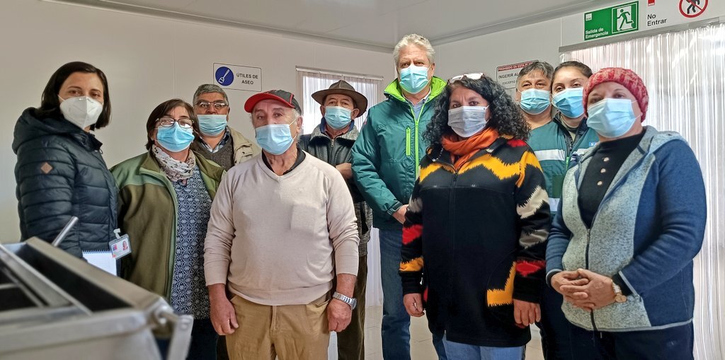 Autoridades del Agro destacan trabajo de sala comunitaria de cosecha de miel en Tucapel