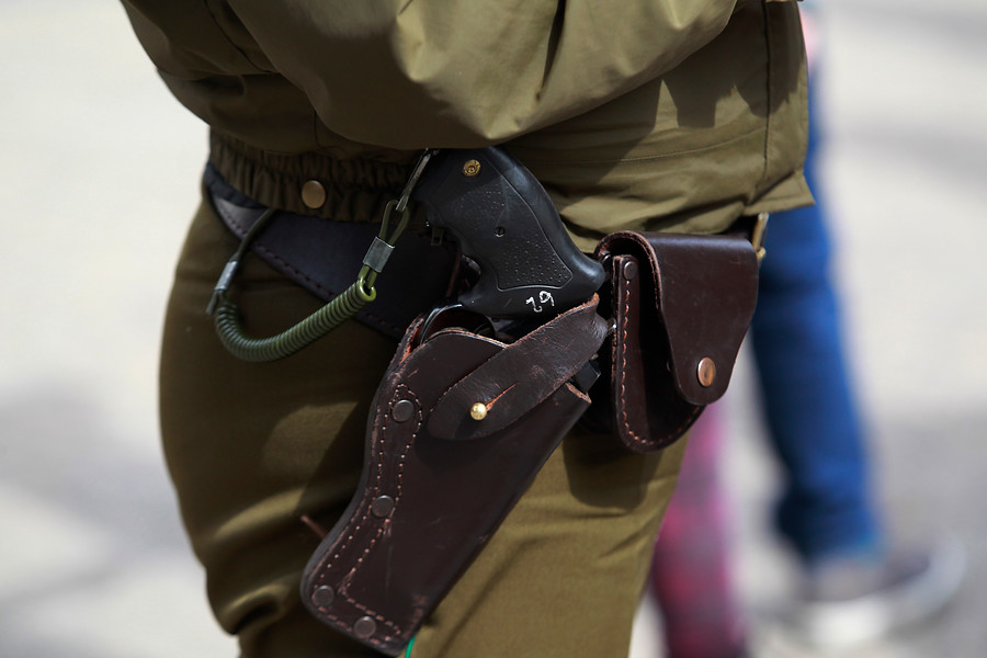 Cámara aprobó proyecto que permite a carabineros el porte permanente de armas 
