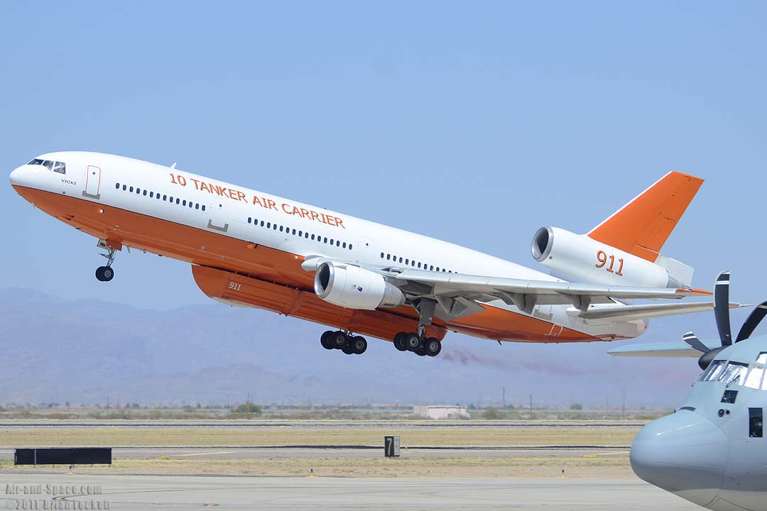 Avión "Ten Tanker" llegará el lunes para sumarse al combate de incendios: Tiene una capacidad de 36 mil litros de agua