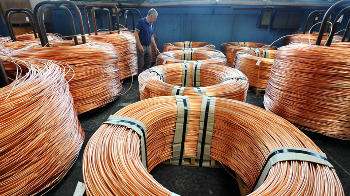 ¿Efecto del precio récord?: CGE reporta que en 2025 se más que duplicó el robo de cables de cobre  