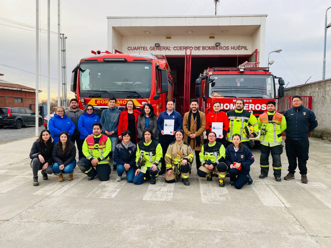 Bienes Nacionales Biobío entregó 2 títulos de dominio al Cuerpo de Bomberos de Huépil para mejorar y modernizar sus cuarteles
