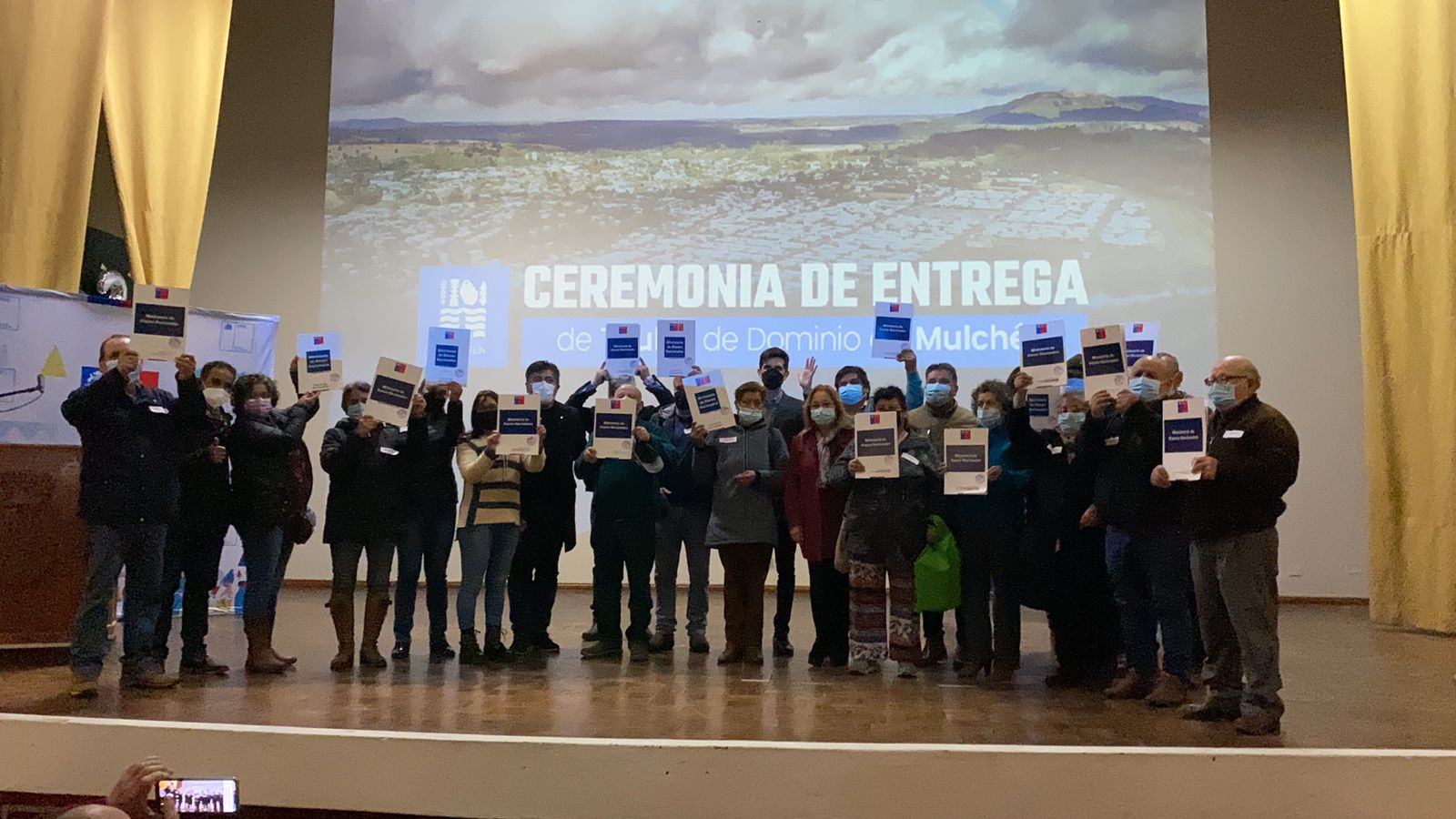 28 familias de Mulchén recibieron su título de dominio en actividad liderada por Bienes Nacionales