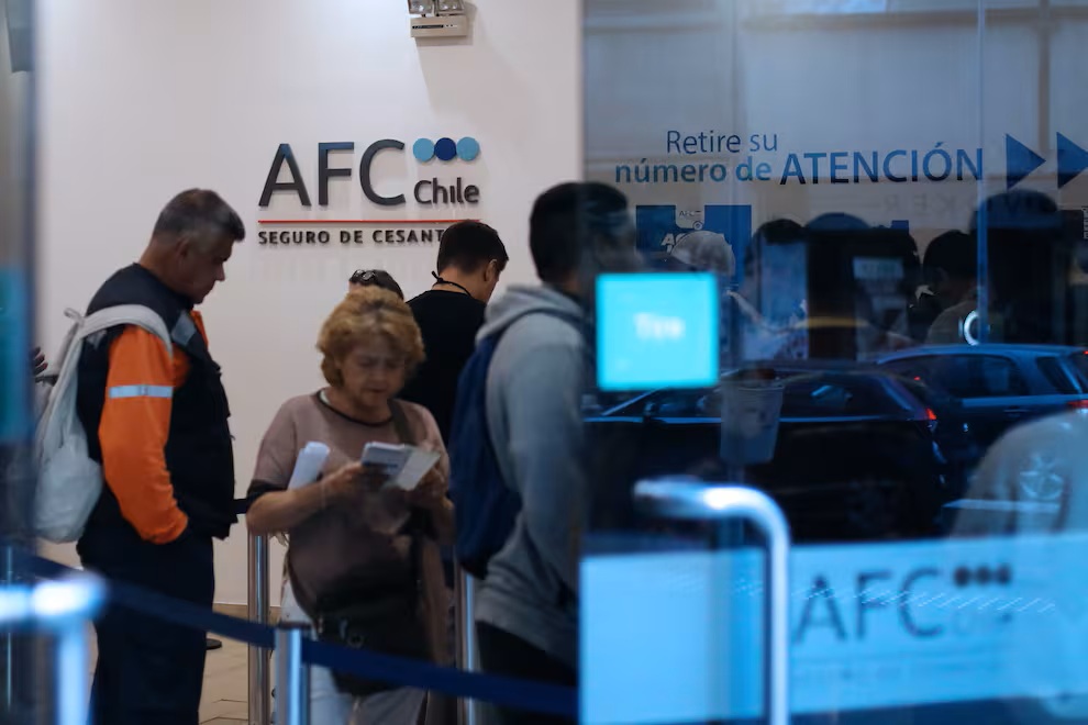 Despidos por necesidad de la empresa caen en el primer semestre por primera vez en 5 años, pero expertos llaman a la cautela
