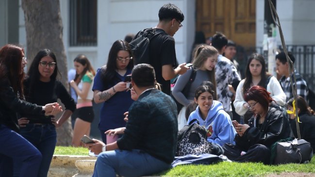 Cae consumo de alcohol y drogas en universitarios, pero preocupa uso de fármacos sin receta