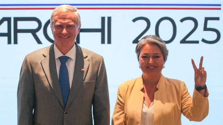 Panel Ciudadano UDD: 53% dice que debate Archi "reforzó su preferencia" y un 41% que no influyó  