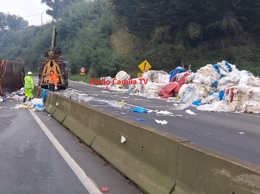 URGENTE: Volcamiento de camión, corta el tránsito en la Cuesta Esperanza en ambos sentidos
