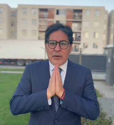 Diputado Patricio Pinilla presenta proyecto para prohibir viajes al extranjero durante semanas distritales