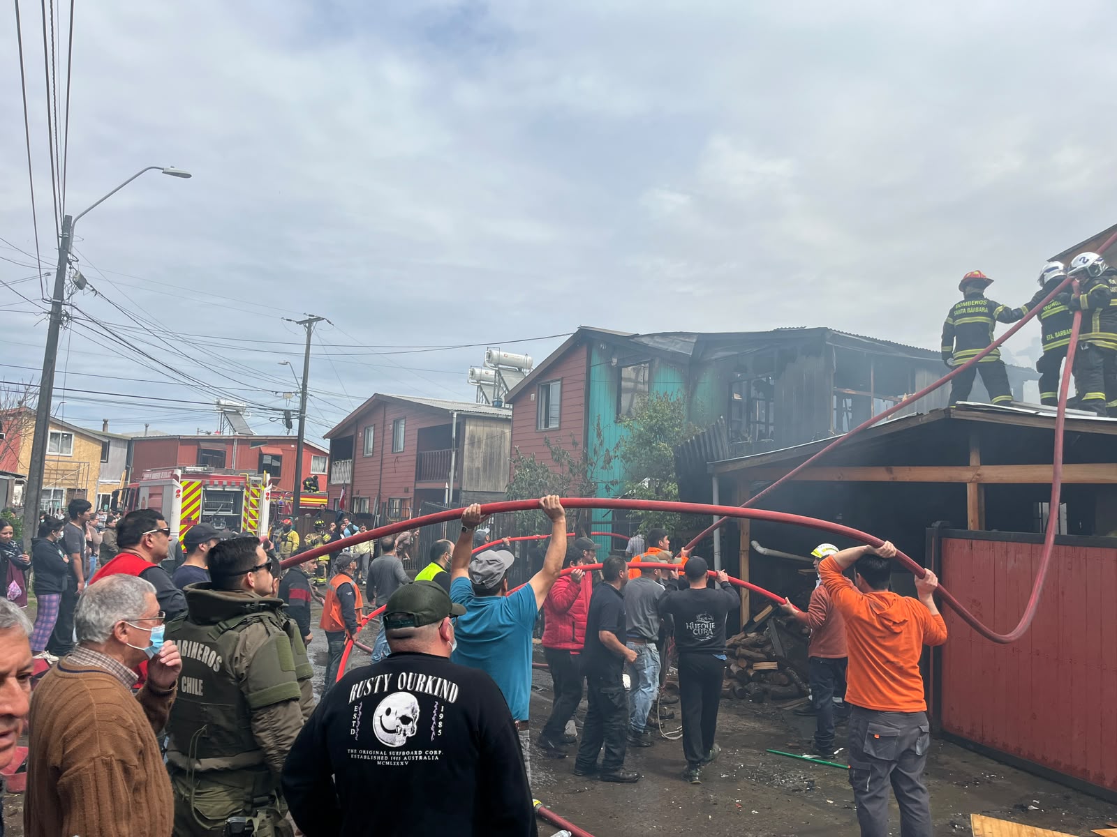 Seis viviendas afectadas por voráz incendio en Santa Bárbara
