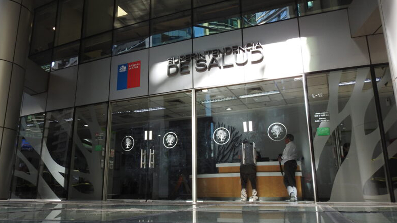 Fuga de las isapres: Aseguradoras siguieron perdiendo afiliados en 2025 y cifra ha caído en 840 mil en cinco años  