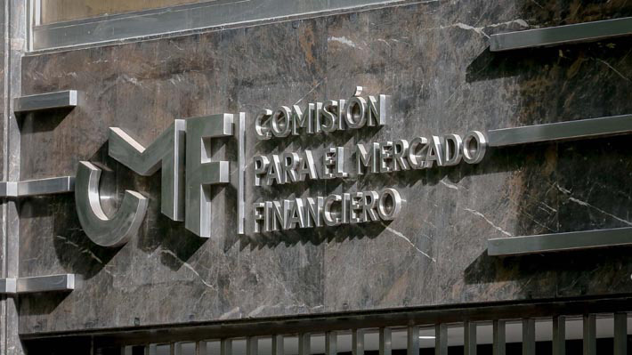CMF sanciona a compañía de seguros por operar con corredores no inscritos 