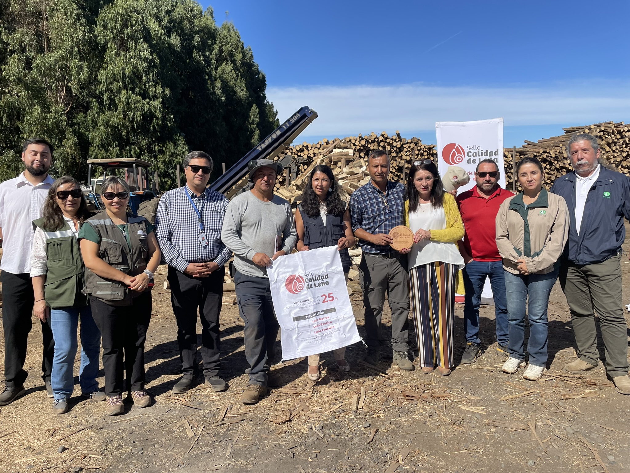 Seremi de Energía entrega Sello Calidad de Leña a productor de la Provincia de Biobío