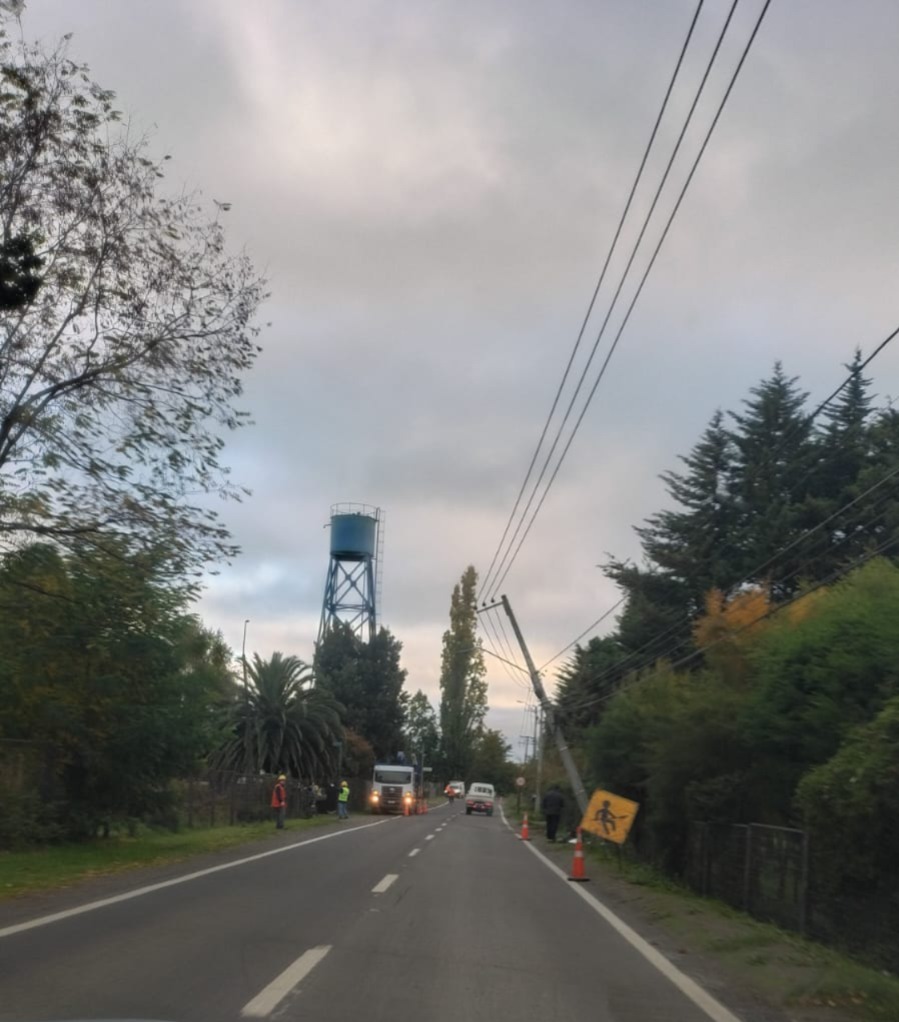 Corte de suministro eléctrico en sector Cantarrana tras accidente de tránsito 