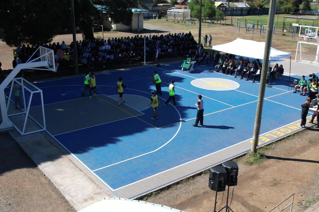 Inauguran mejoramiento de multicancha en Liceo Bicentenario de Los Ángeles