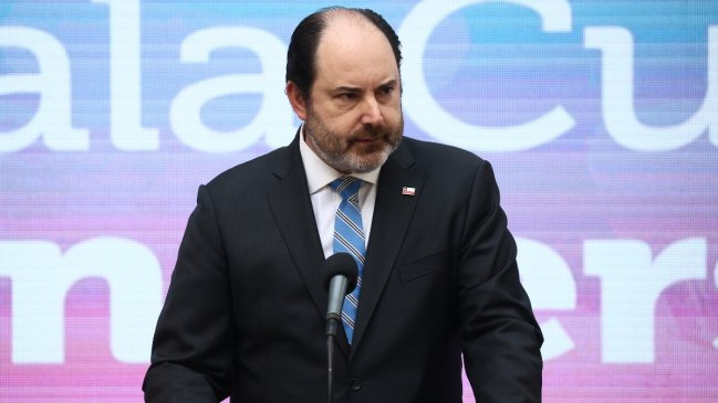 Ministro Rau y propuestas de reactivación: Nadie está hablando de aumentar la jornada laboral