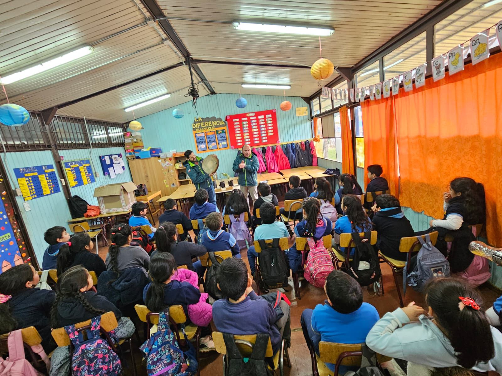 Niños y niñas aprenden a través de entretenido juego sobre el cuidado del bosque nativo