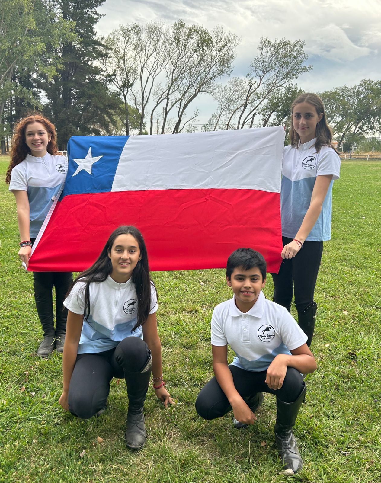 Menores integrantes del Club Ecuestre "María Antonia" de Los Ángeles participarán de Copa Internacional en Ecuador