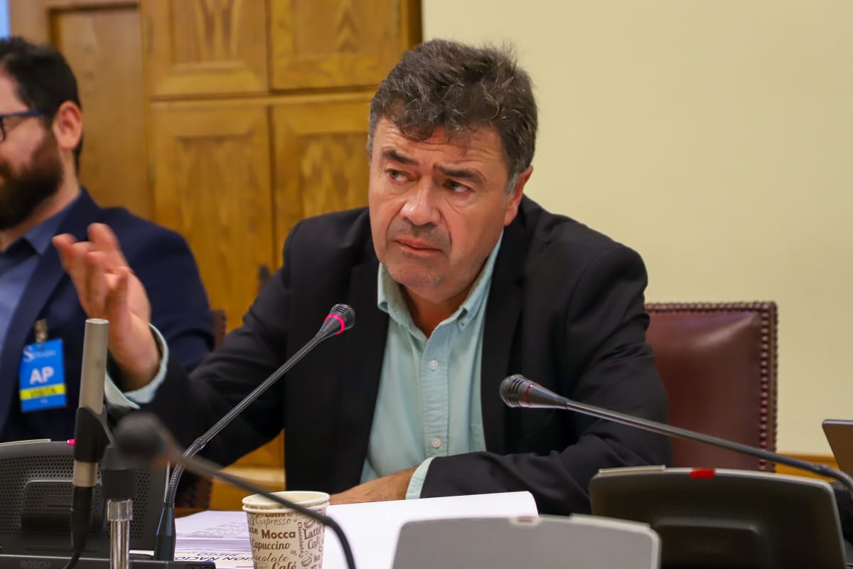 Ministro Valenzuela celebra aprobación de la ley de alcoholes que eleva las sanciones a quienes adulteren la producción vitivinícola 
