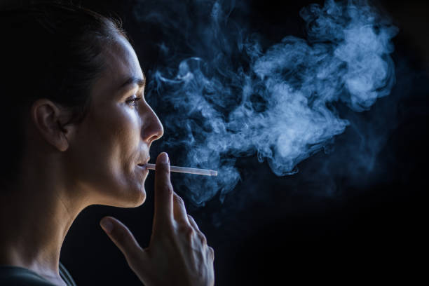 Chile sigue liderando en consumo de tabaco en América mientras la prevalencia global retrocede, advierte la OMS