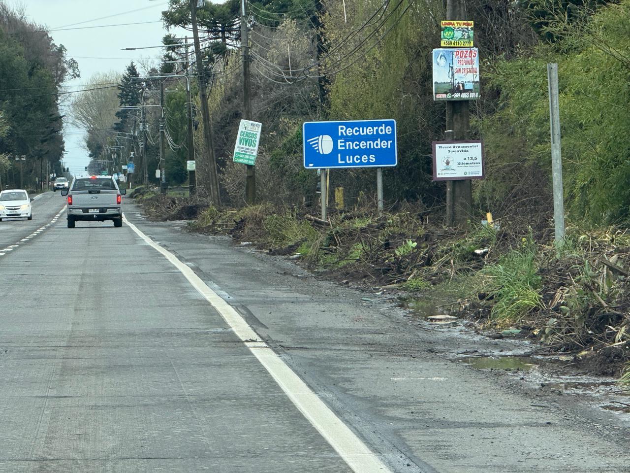 Peligro Inminente en Camino a Antuco: Material abandonado tras limpieza de canal amenaza la seguridad vial