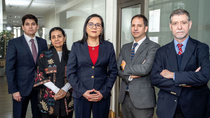 CFA critica cambio de meta fiscal del Gobierno: "Eleva riesgo de superar deuda de 45% del PIB"  