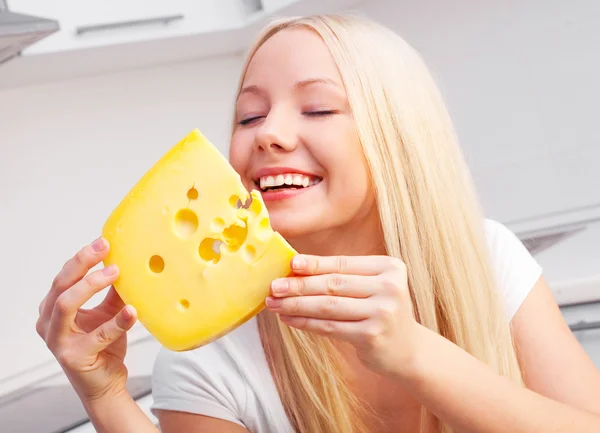 85 % de los chilenos consume queso y 6 de cada 10 lo compra semanalmente, revela estudio