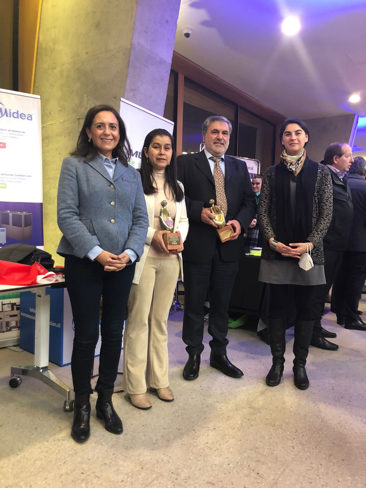 CChC abre las postulaciones para la cuarta versión del Premio Mujer Construye