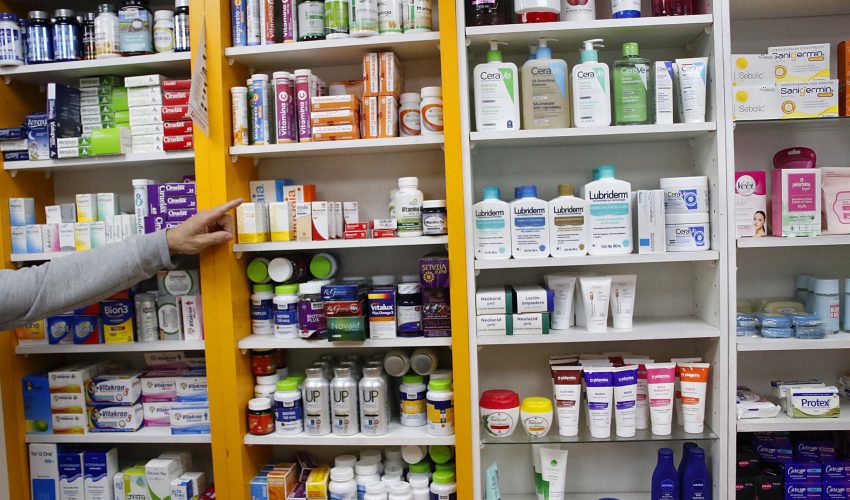 Ley de Fármacos 2: Diputados del Biobío critican demora y acusan presiones del lobby farmacéutico