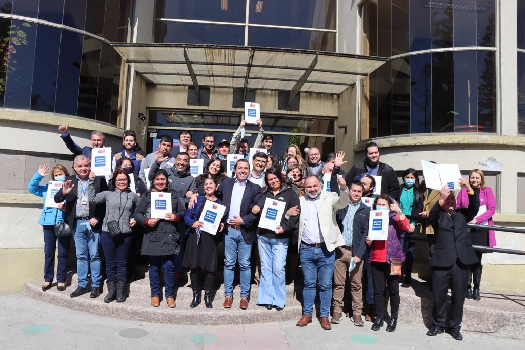 Bienes Nacionales entregó sus títulos de dominio a 26 familias de Cabrero