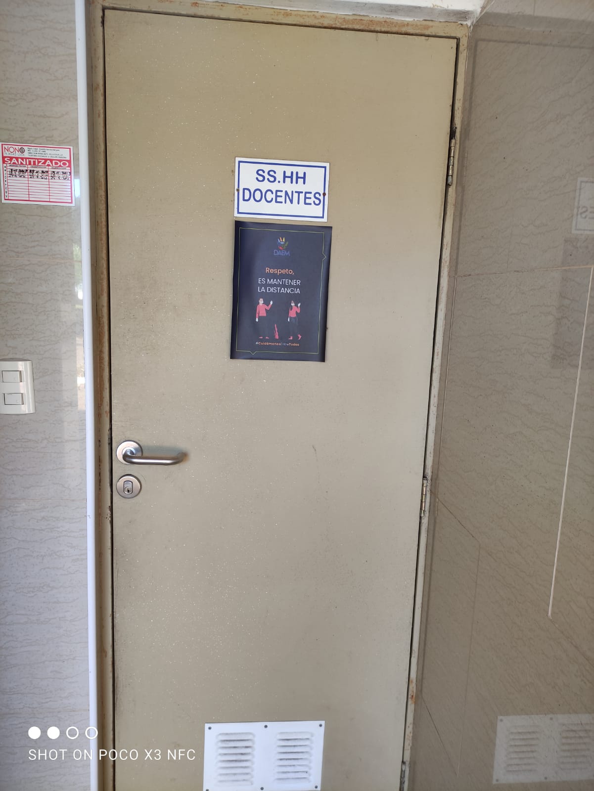 Concejal Alejandro Cano denunció que 33 docentes cuentan con un solo baño en Escuela Aguada de Cuel.