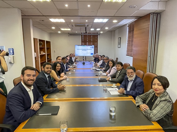 Ministerio de Hacienda informó a Gobernadores y Alcaldes sobre distribución de fondos del proyecto de Royalty Minero