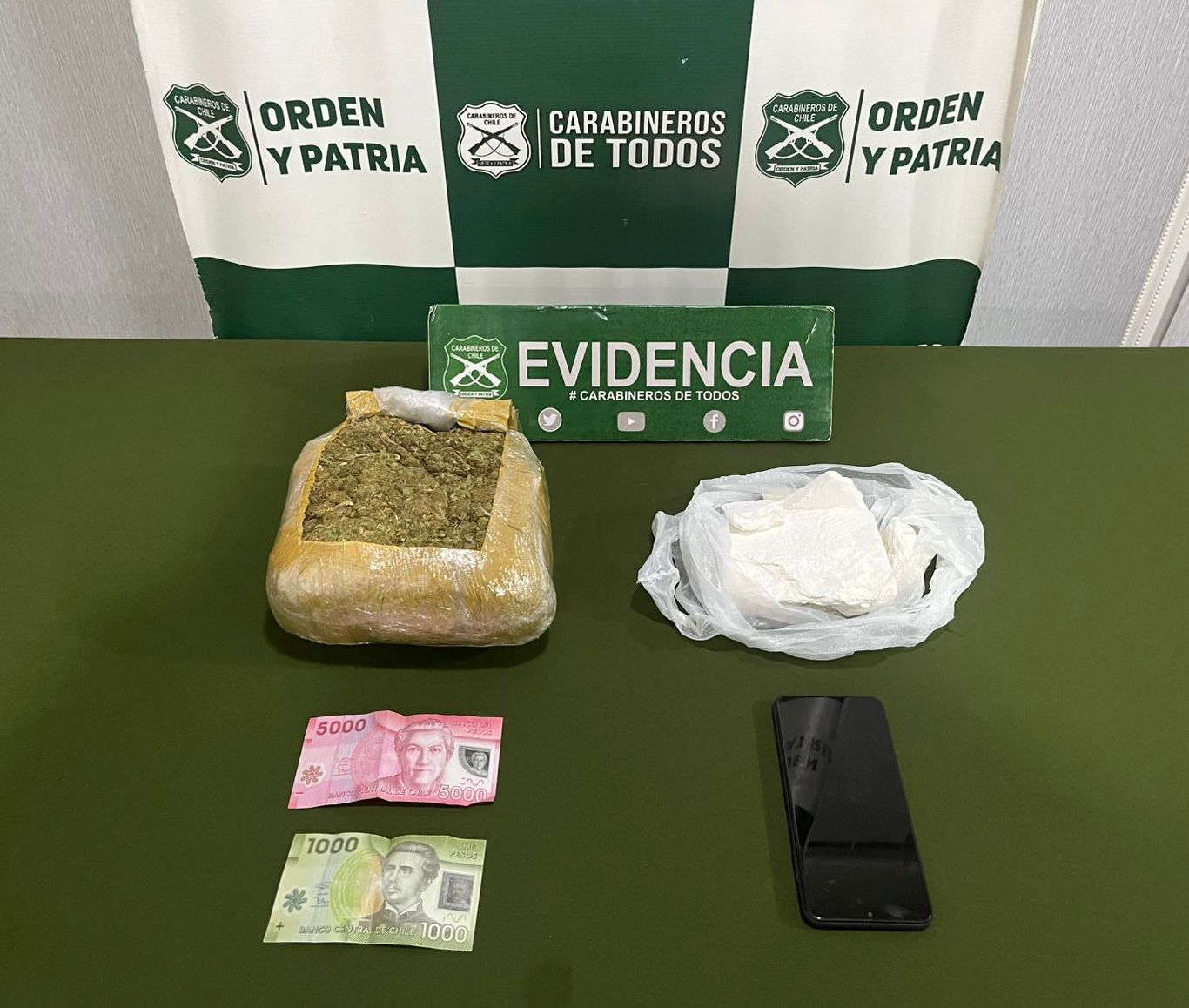 Carabineros del OS7 detuvo a 3 personas por tráfico de drogas, una de ellas estaba ilegal en Chile
