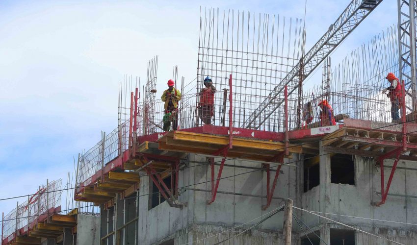 Construcción, servicios y comercio lideran la demanda laboral en la Región del Biobío