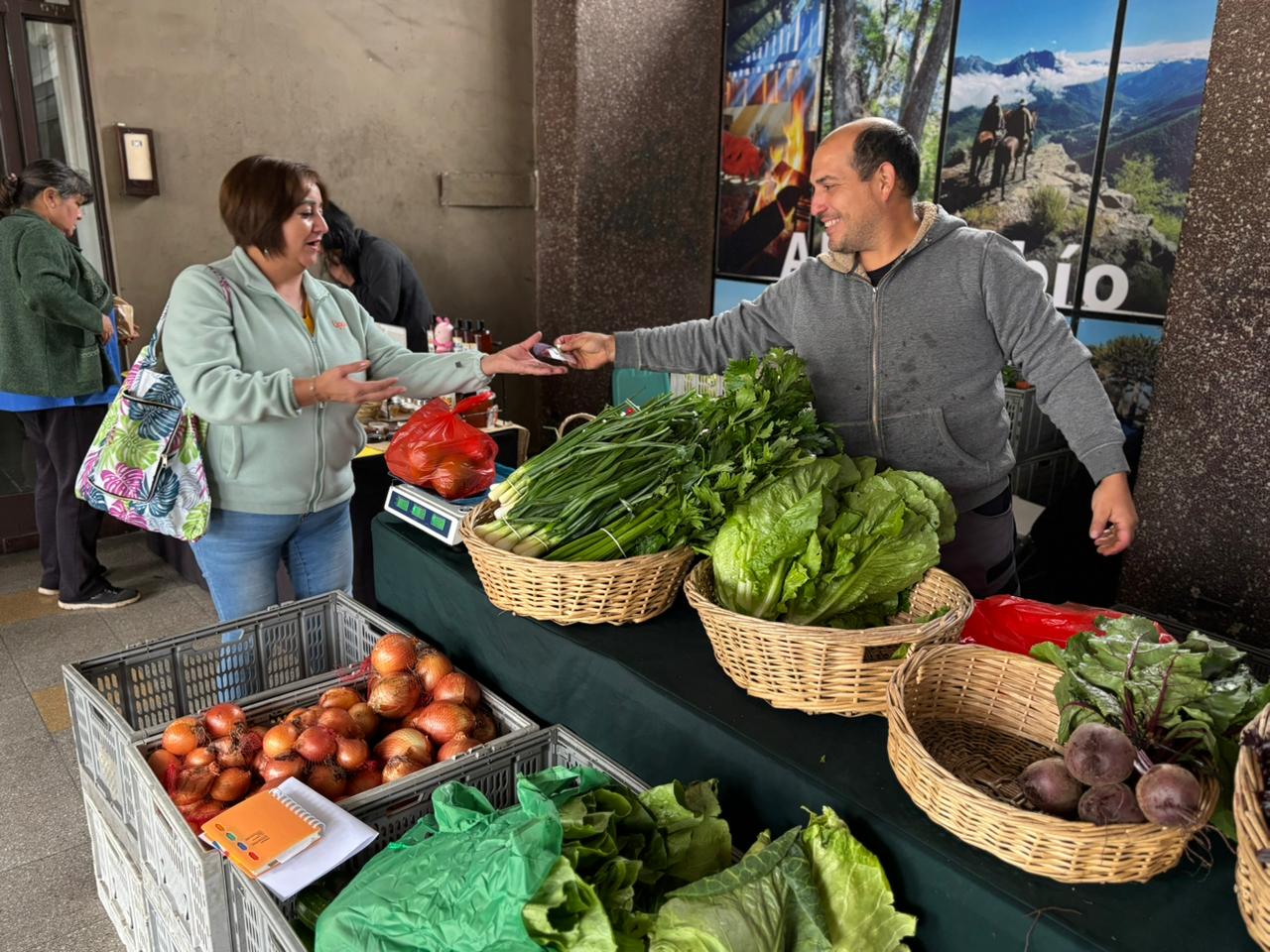 Feria Campesina de Los Ángeles potencia producción de pequeños agricultores de la provincia de Biobío 