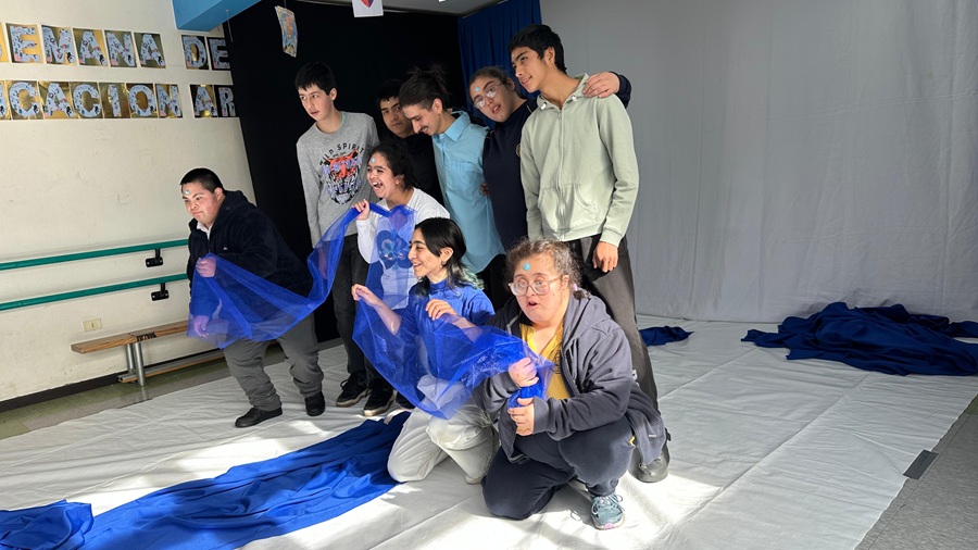 Cecrea Los Ángeles activa vacaciones de invierno con laboratorios gratuitos para niñas, niños y jóvenes