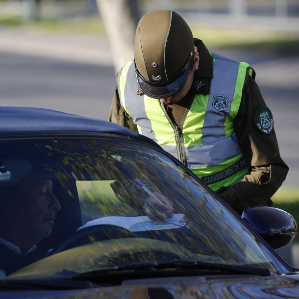 ¿Razones técnicas, tácticas o desidia?: Las posibles causas tras las "omisiones" en fiscalizaciones de Carabineros  