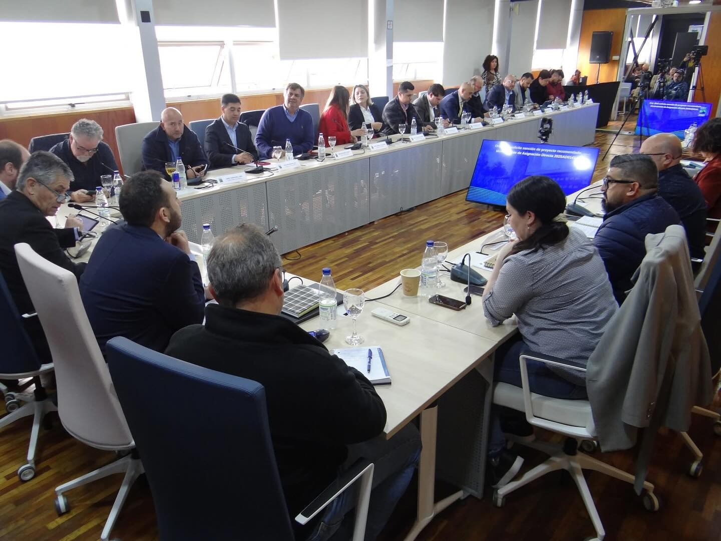 Cores junto al Gobernador Regional viajan a Santiago por mayor presupuesto