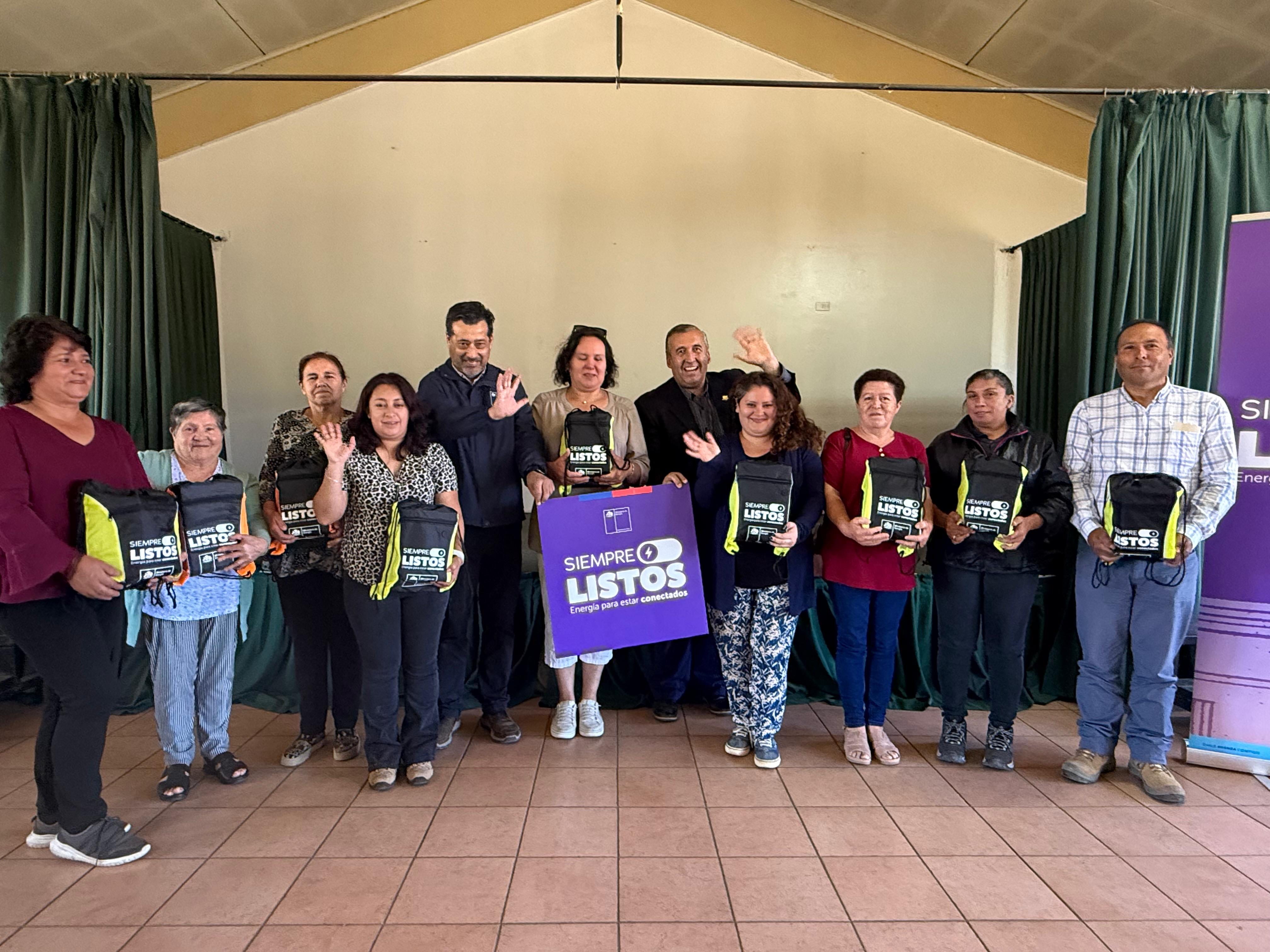 Santa Bárbara se suma al programa “Siempre Listos”: familias reciben kits de resiliencia energética para enfrentar emergencias