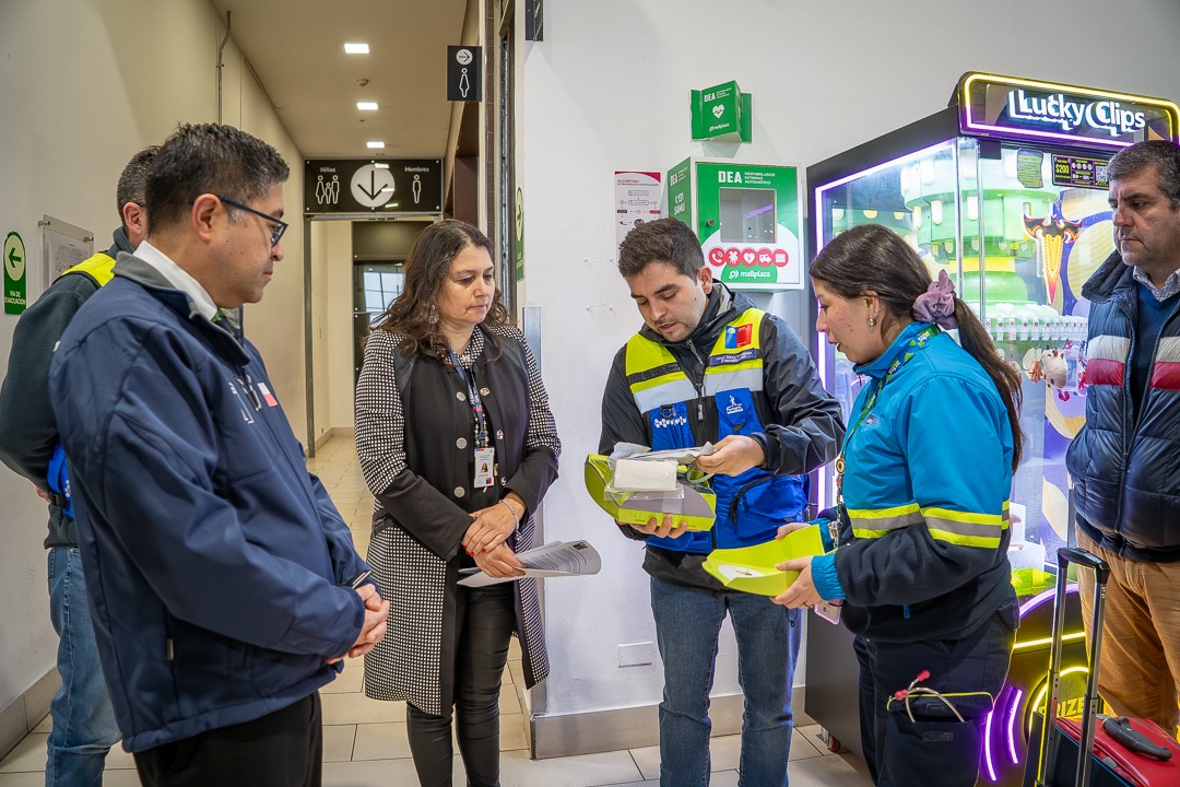 Autoridad Sanitaria refuerza Fiscalización de Desfibriladores en Recintos de Uso Público