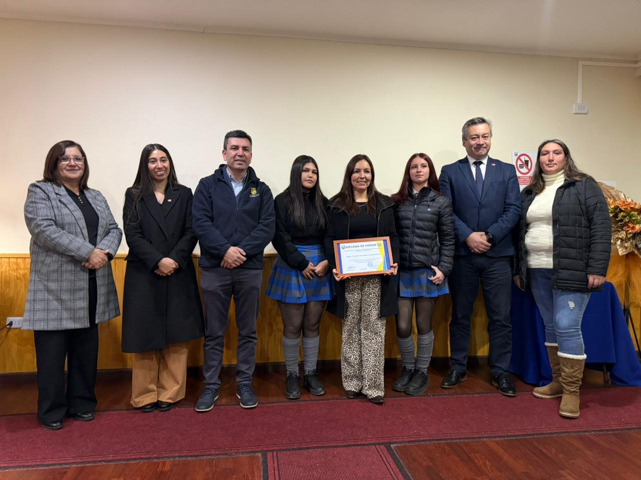  Proyecto financiado por el Fondo de Protección Ambiental impul-sa reciclaje en Liceo de Monte Águila