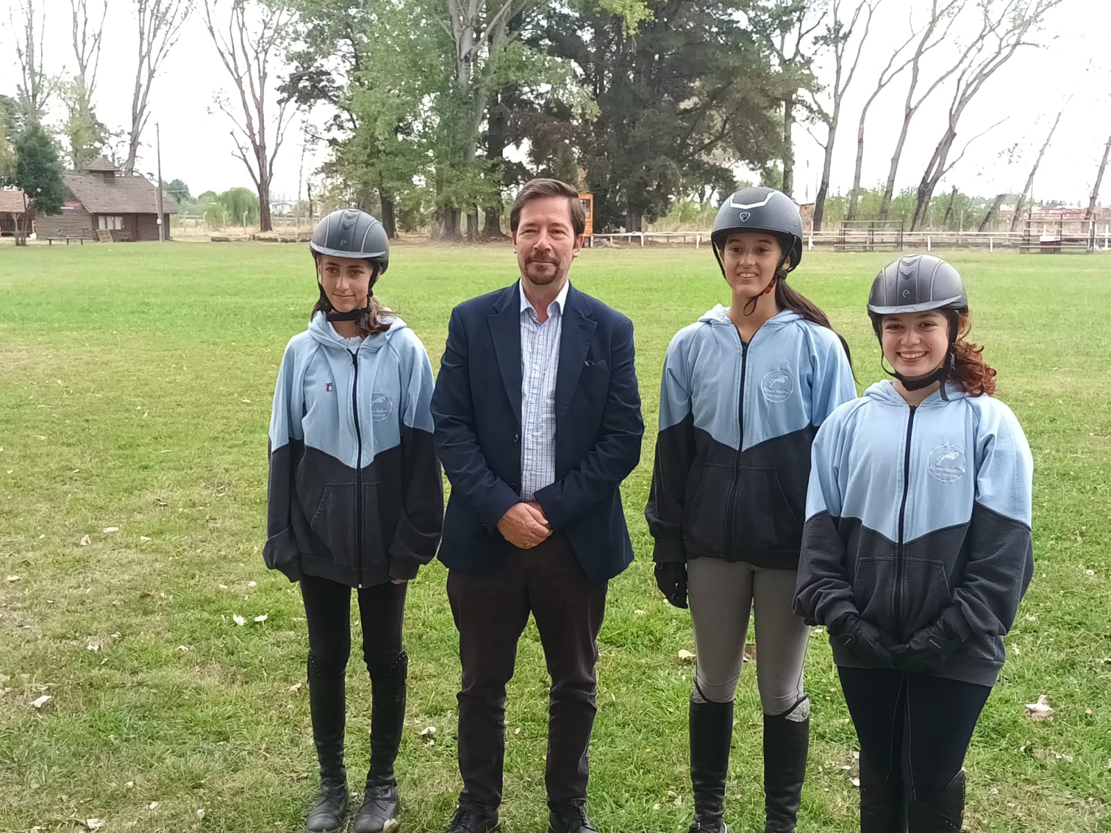 Resaltan logro de jóvenes Angelinas que irán a Sudamericano de Equitación en Quito