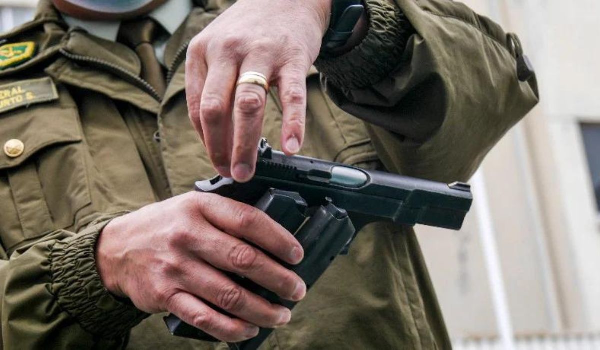 Contraloría detectó graves incumplimientos de Carabineros en el control de armas