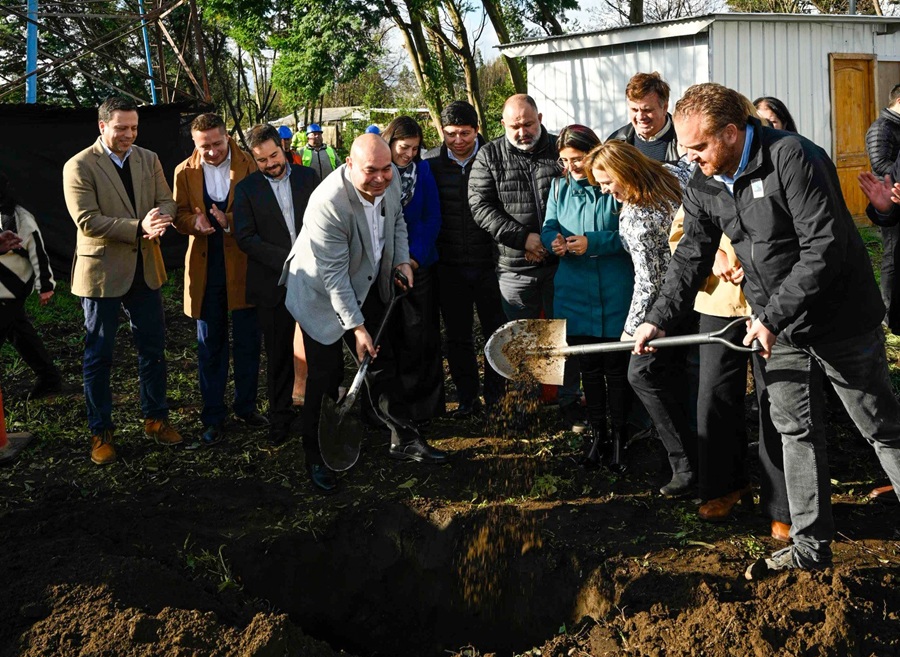 Mulchén, Essbio y GORE Biobío ponen primera piedra para construir Servicio Sanitario Rural para 100 familias