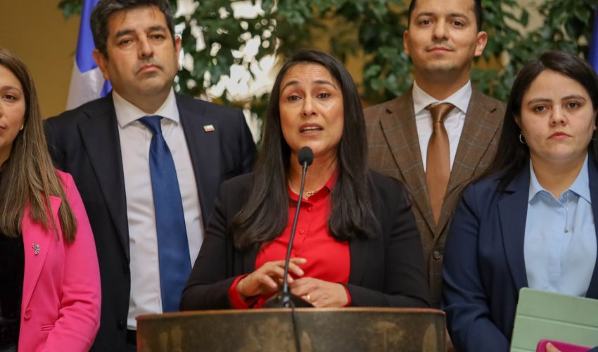 Diputadas oficialistas buscan instaurar el Día Nacional de la Oración y el Día Nacional de la Biblia