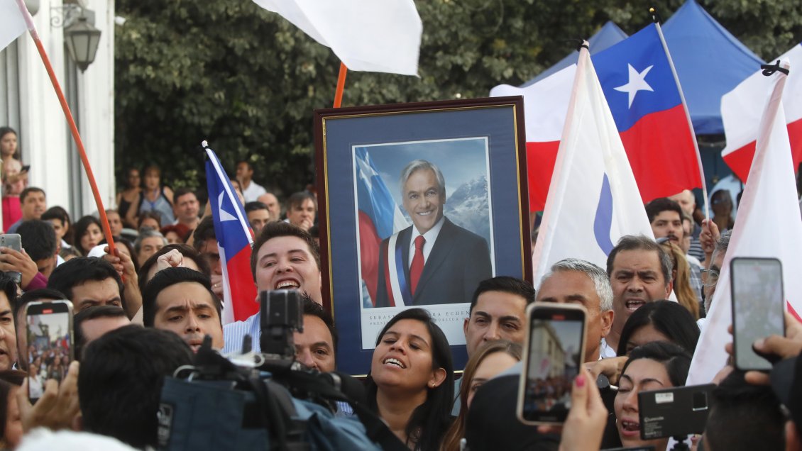 Chile Vamos propone una estatua de Piñera en entorno de La Moneda