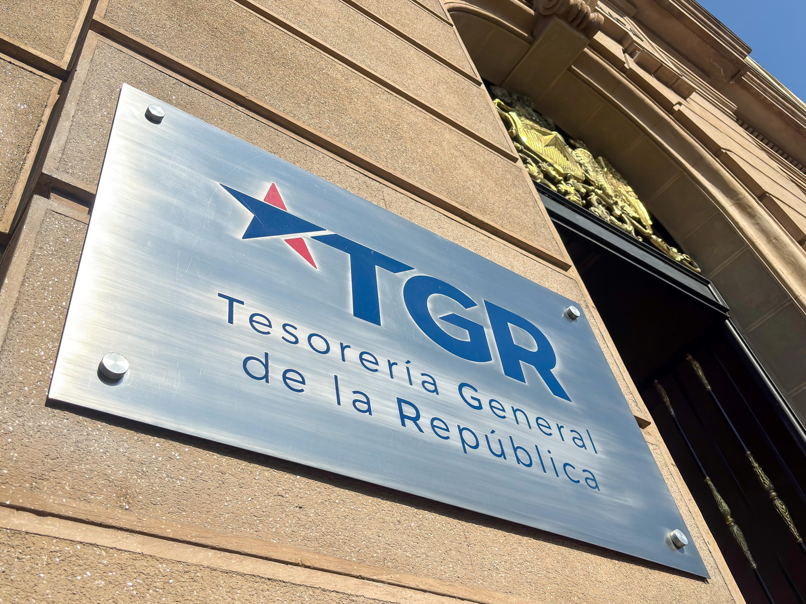 Minvu descarta embargos de la TGR por el CAE a libretas de ahorro para vivienda del BancoEstado