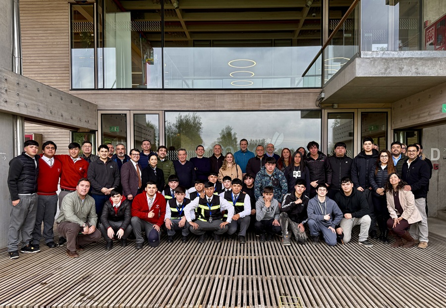 Formando al talento forestal del futuro: CMPC y  SLEP Puelche lanzan la "Escuela de Operadores Bosques"
